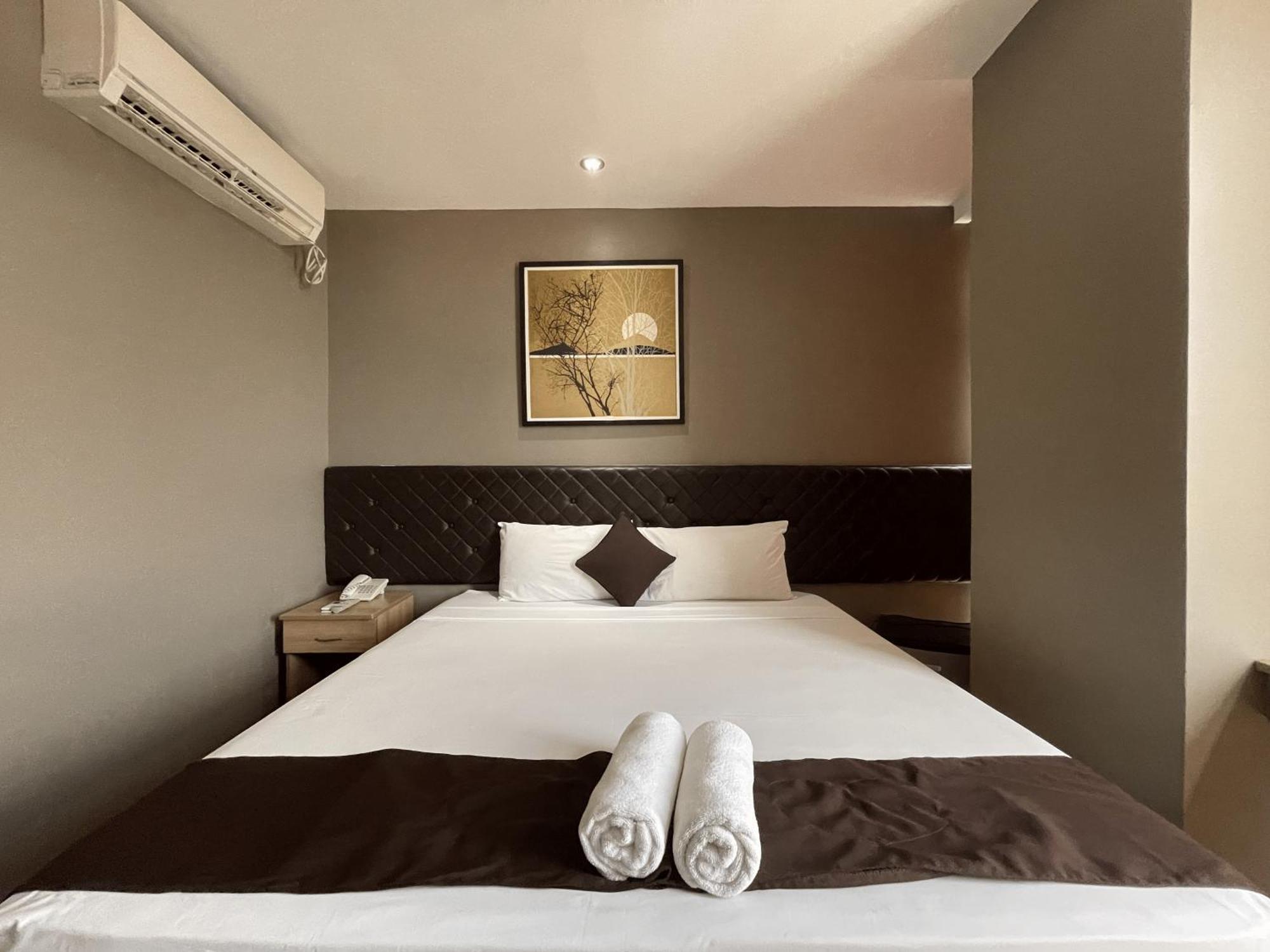 Cebu Capitol Central Hotel & Suites Powered By Cocotel Εξωτερικό φωτογραφία