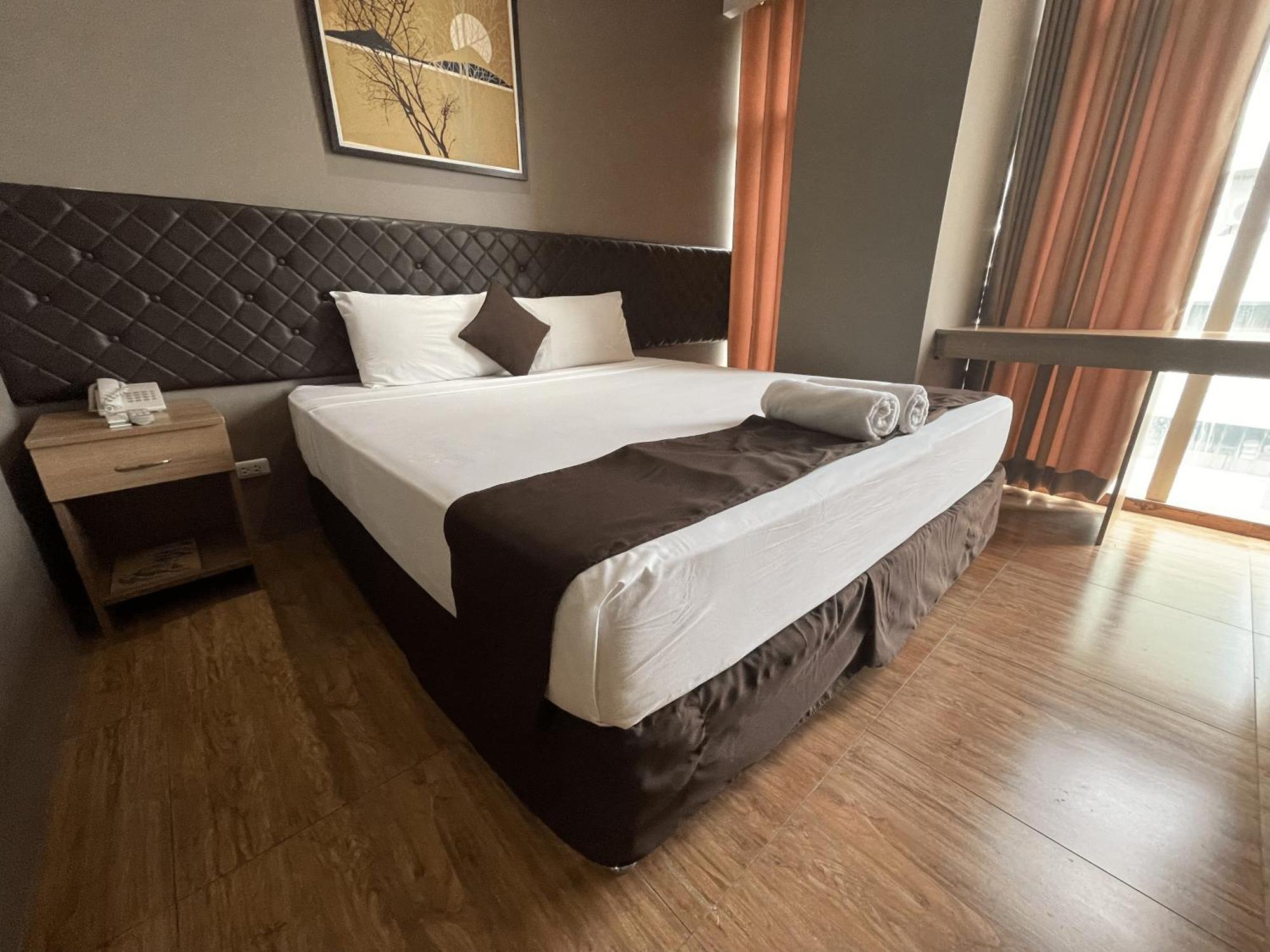Cebu Capitol Central Hotel & Suites Powered By Cocotel Εξωτερικό φωτογραφία