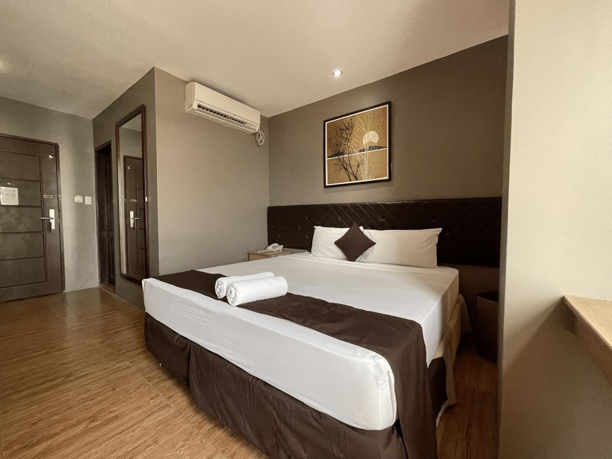 Cebu Capitol Central Hotel & Suites Powered By Cocotel Εξωτερικό φωτογραφία