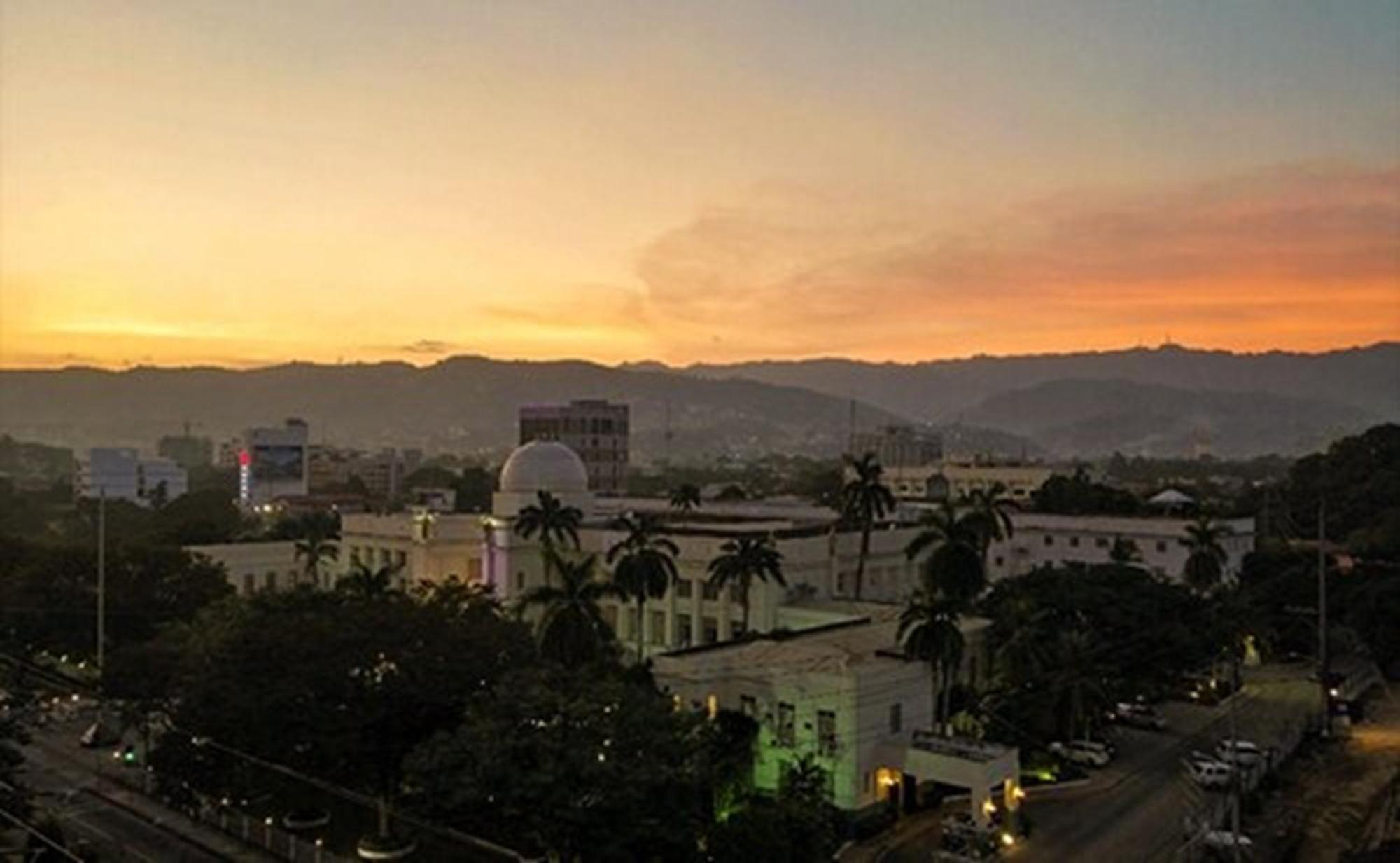 Cebu Capitol Central Hotel & Suites Powered By Cocotel Εξωτερικό φωτογραφία