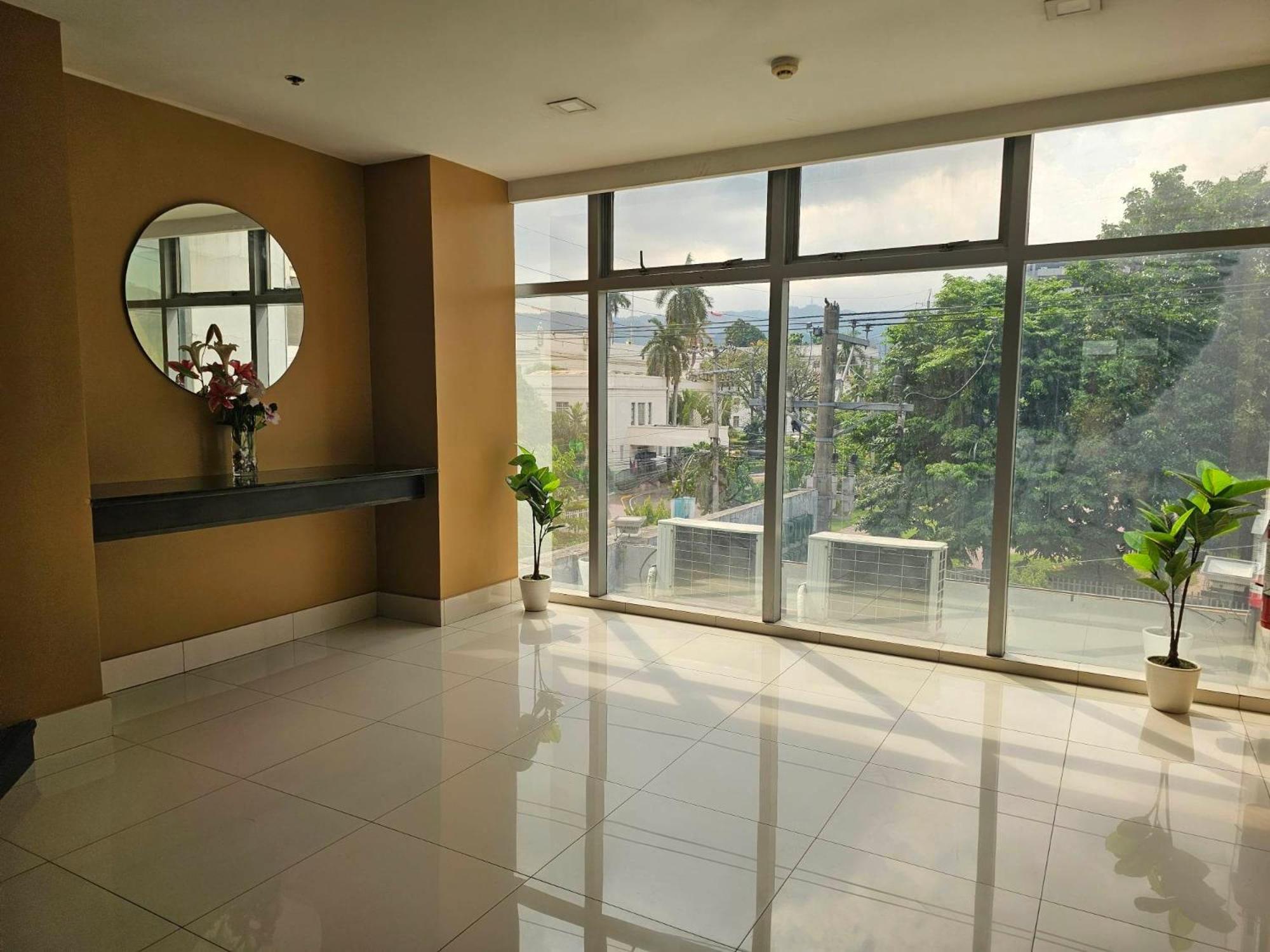 Cebu Capitol Central Hotel & Suites Powered By Cocotel Εξωτερικό φωτογραφία