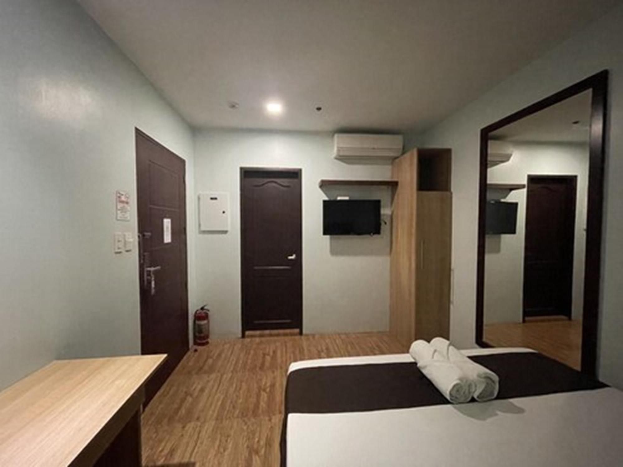 Cebu Capitol Central Hotel & Suites Powered By Cocotel Δωμάτιο φωτογραφία